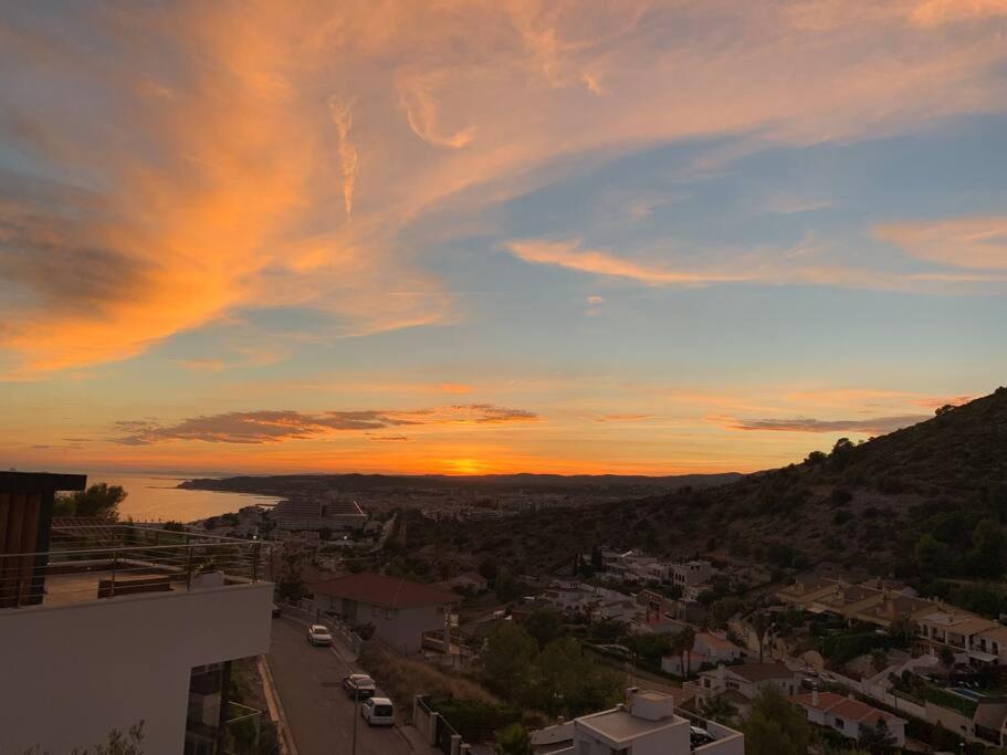 Apartamento Duplex Moderno 3 Hab Parking, Vistas Al Mar Y Terraza Sitges Exterior foto